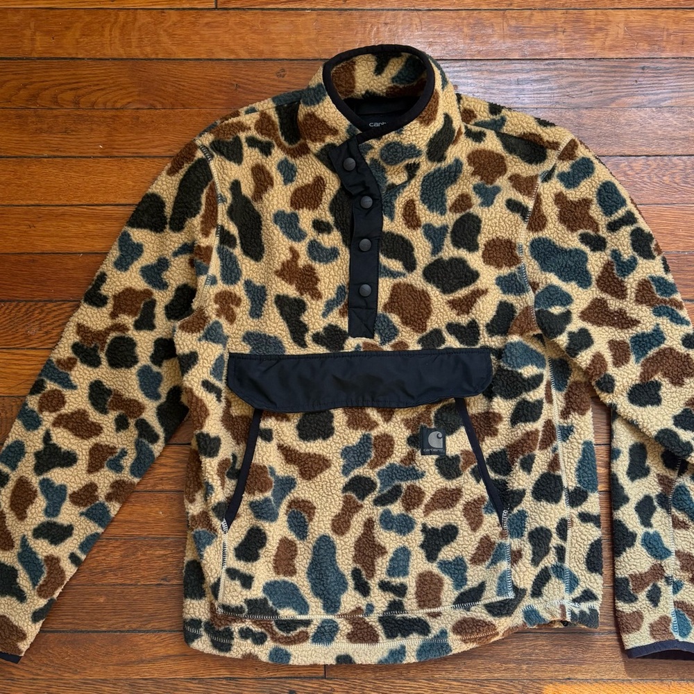 Carhartt Relaxed Fit Fleece with Camo Pattern